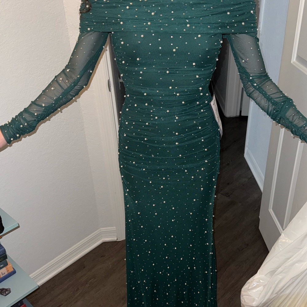 Elegant Green Off-Shoulder Dress